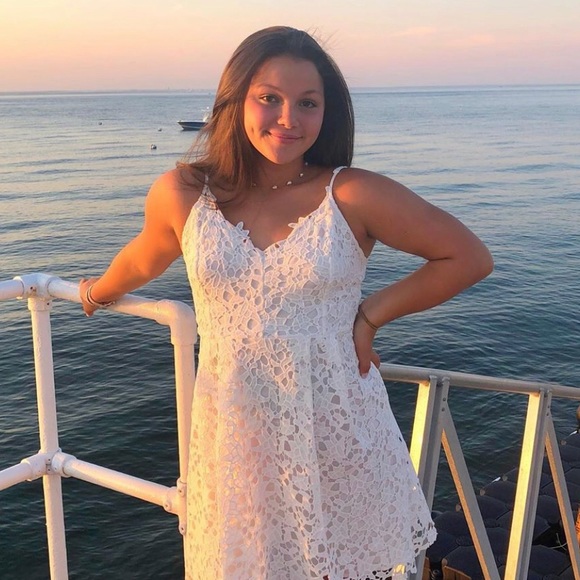 Meet your Posher, Mackenzie - Picture 1 of 1